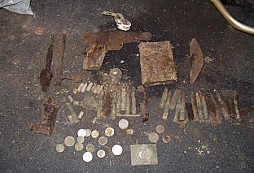 Myšák - nálezy z 28.3. 2004