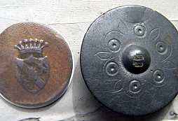 Další knoflíky od Kenyi