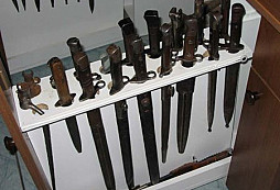 Několik bajonetíků ze sbírečky