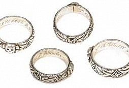 Totenkopfring - prsten SS s umrlčí lebkou