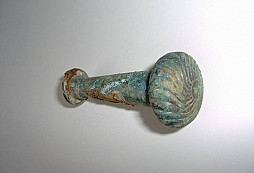 Mosazné mimozemské těleso