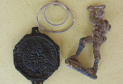 Co  skrývá jedna pecička