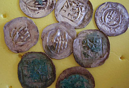 POKLAD – depot – nález stříbrných mincí od KHH