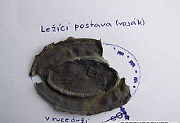 Nález známky a neznámého