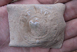 Kdo hledá kolečka najde přezku