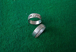 Dva totožné prsteny