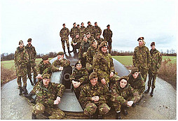 Ženy a uniformy IV.