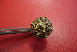 Gombík ako z rozprávky, mince a UFO