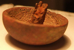 Pár plíšků  k určení  pro Vševědy