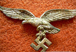 Přilétl ptáček a ještě něco...