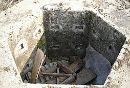 Zbytky německé radiolokační ústředny TAPIR