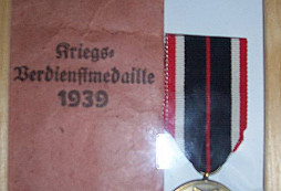 Prosím znalce o určení vyznamenání