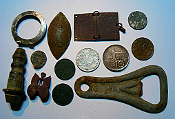 Za barákem na políčku