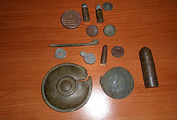 Něco drobností z pod listí