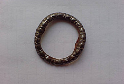 Spona, helma, bodák