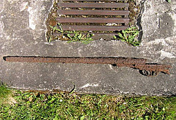 Neházej flintu do žita