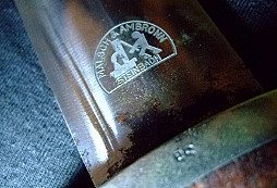 Půdní nález dýky SA