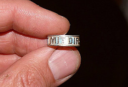 Želízko z války, ufo a prstýnek