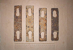 Podivný železa z polí a kovaná klika