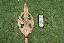 Nezname tele a vrcholek k praporu