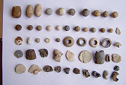 Olovo, knoflíky, kolečka a 2 x UFO