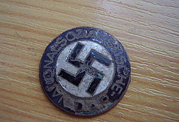 Pečetidlo a jiné pochoutky třeba NSDAP