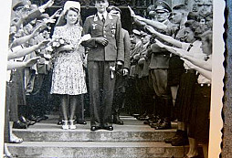 Důstojník luftwaffe se žení