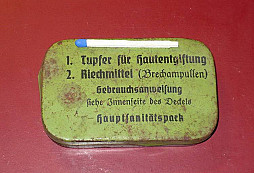 Plechová krabička z lékárničky?