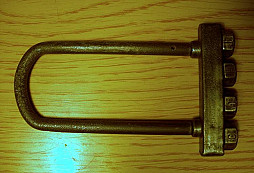 Zámek a barometr, schované za trámem