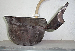 Německá přilba na Scheiße