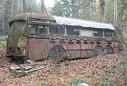 Další autobus pro včely v lese