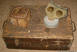 Bedna, krabička a maska