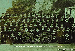 Další fota z pradědečkova kufříku