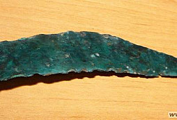 Nález z lesa u soutoku potůčku