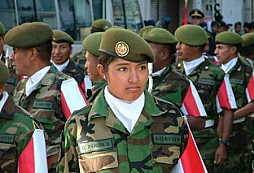 Ženy v uniforme - foto XIV. - Peru