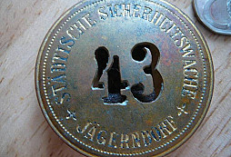 Hezký pozdrav z místních krovů