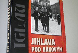 Kniha Jihlava pod hákovým křížem