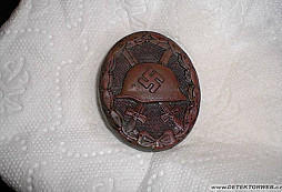 Helmička a ufo od Luftwaffe - LADEKOPF