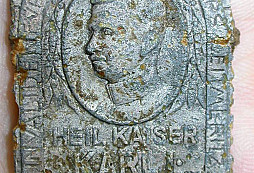 Odznáček 1917 HEIL KAISER KARLI