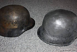 Dvě nové helmy