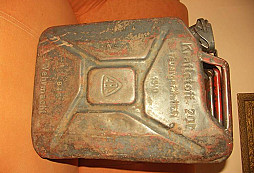 Něco ze zběných surovin