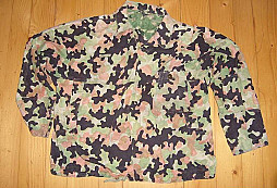 Optika na pušku, paragánský nůž a blůza