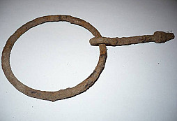Nález