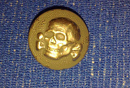 Gombík SS Totenkopf
