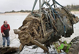 Nějaké nálezy letadel i techniky