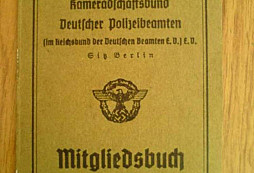 Policajt