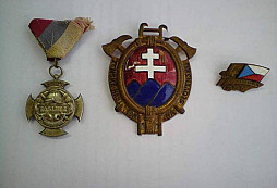 Včerajší nález hasičské odznaky + odznak olympiáda berlín 1936