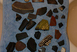 Děti! Běžte si hrát na hřbitov!