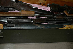 Pochva k bodaku vz. 24 se slovenskym znakem...