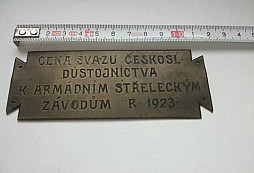 Pouta na prsty, starý štítek a poplašňáček